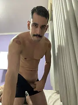 Raeuww online show from August 2, 2026, 5:06 am