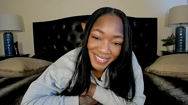 nicolesolace online show from March 14, 2026, 9:09 pm