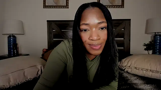 nicolesolace online show from April 5, 2026, 2:53 am