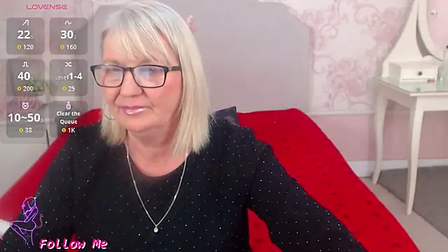 LadyAlana online show from April 12, 2026, 12:37 am