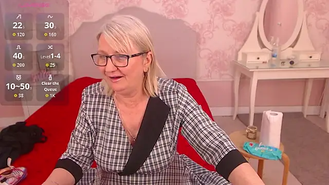 LadyAlana online show from April 21, 2026, 10:23 pm