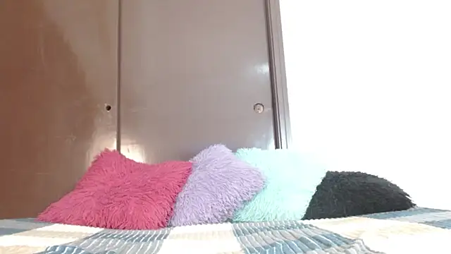 Sofia clarkson online show from August 4, 2026, 1:03 pm