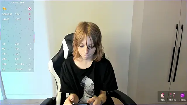 miss mollysally online show from August 8, 2026, 5:42 am