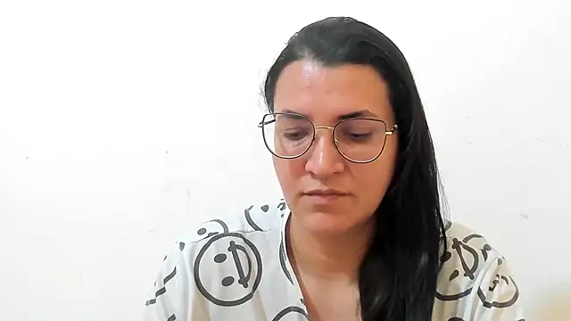 MARILYN GARCIA online show from November 12, 2025, 3:23 pm