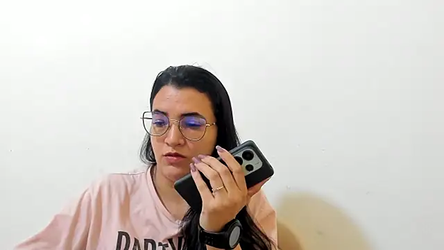 MARILYN GARCIA online show from November 28, 2025, 4:09 pm