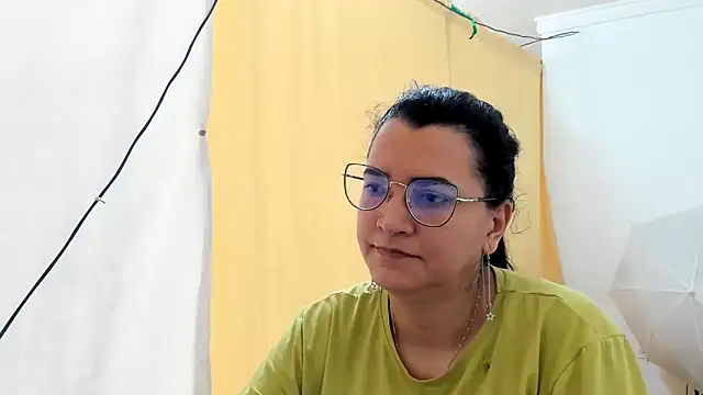 Snapshot of MARILYN_GARCIA chatting on May 17, 2026, 4:03 pm MARILYN GARCIA online show from May 17, 2026, 4:03 pm