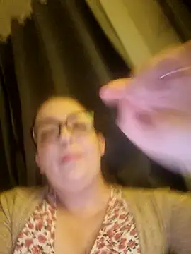 Elegant-Faye36 online show from August 5, 2026, 9:50 pm