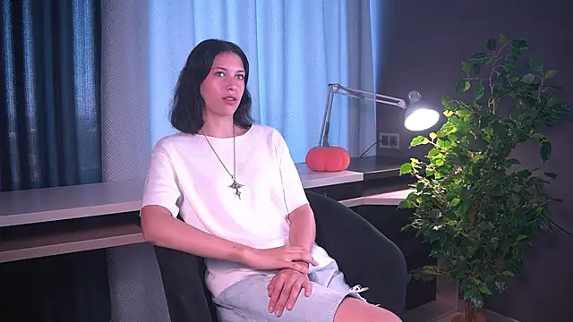 JolynnPanos online show from August 8, 2026, 11:34 am