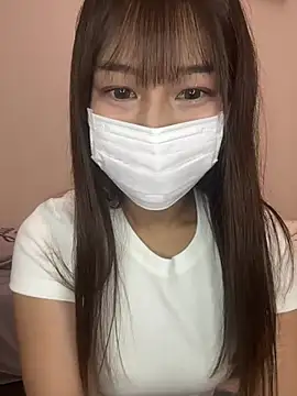 Snapshot of SakuraMochan chatting on August 9, 2026, 1:05 pm SakuraMochan online show from August 9, 2026, 1:05 pm
