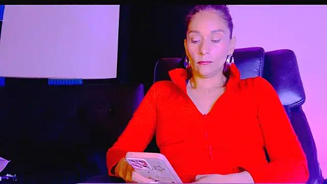  thamara25 online show from October 28, 2025, 11:29 pm