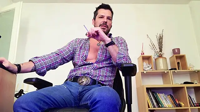 ChrisKox online show from April 21, 2026, 4:41 am