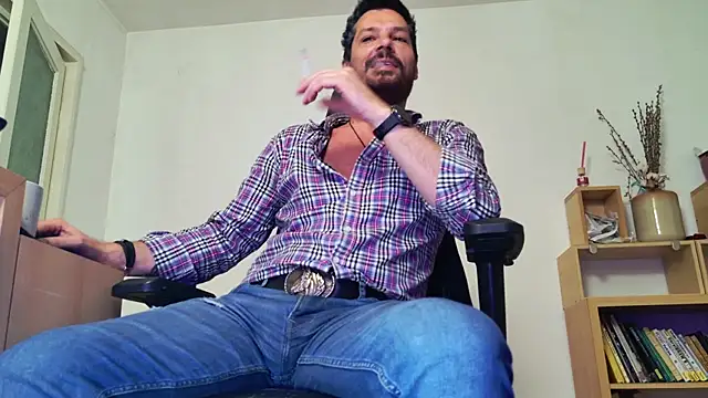 Snapshot of ChrisKox chatting on April 30, 2026, 7:31 pm ChrisKox online show from April 30, 2026, 7:31 pm