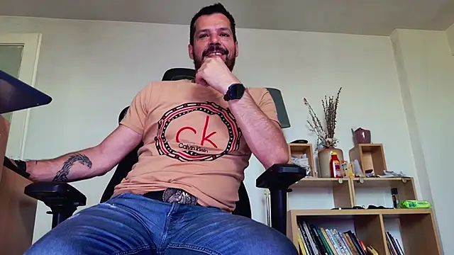 Snapshot of ChrisKox chatting on May 27, 2026, 3:47 am ChrisKox online show from May 27, 2026, 3:47 am