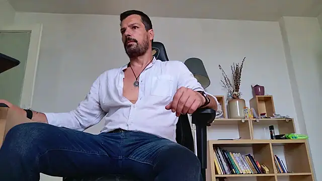Snapshot of ChrisKox chatting on June 1, 2026, 7:43 am ChrisKox online show from June 1, 2026, 7:43 am