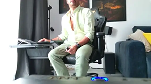 Snapshot of ChrisKox chatting on June 30, 2026, 6:47 am ChrisKox online show from June 30, 2026, 6:47 am