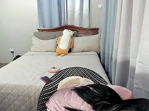 Snapshot of LegendaryNicole chatting on March 4, 2026, 9:59 am LegendaryNicole online show from March 4, 2026, 9:59 am