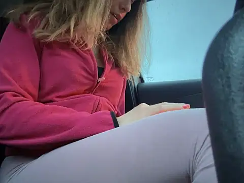 sexylenia online show from March 12, 2025, 5:17 pm