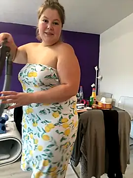 BootyLola online show from November 10, 2025, 9:08 am