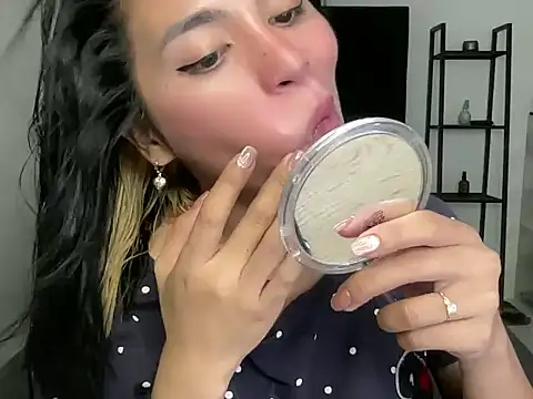 your bianca69 online show from January 12, 2025, 4:10 am