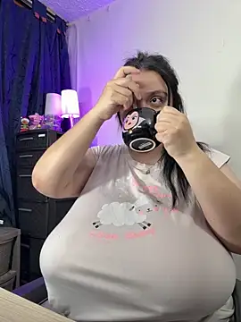 aliceayres797 online show from March 1, 2025, 9:15 pm