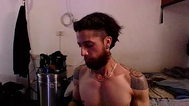 Snapshot of lucky_johanson chatting on December 29, 2024, 8:26 pm lucky johanson online show from December 29, 2024, 8:26 pm