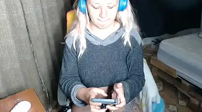 kattydirtylol online show from January 18, 2025, 1:08 am