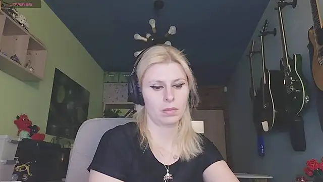 karmija online show from February 18, 2025, 8:58 pm