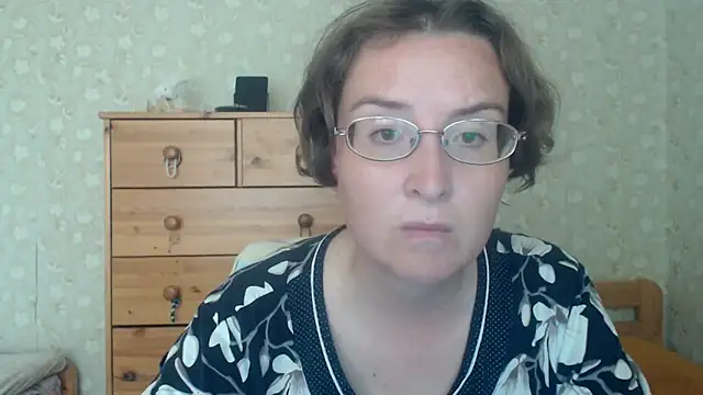 Snapshot of Smart_Rose chatting on June 17, 2026, 1:56 pm Smart Rose online show from June 17, 2026, 1:56 pm