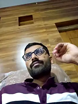 krishna8035 online show from December 19, 2024, 2:02 pm