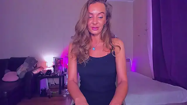 EmmaAbramson online show from September 19, 2025, 9:54 am