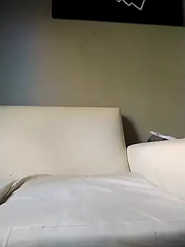 E f online show from October 16, 2025, 11:22 am