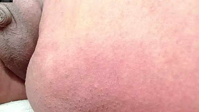 khloeHermaprodit3 online show from March 1, 2026, 6:54 pm