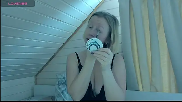 I AM MILF online show from February 6, 2025, 7:56 am