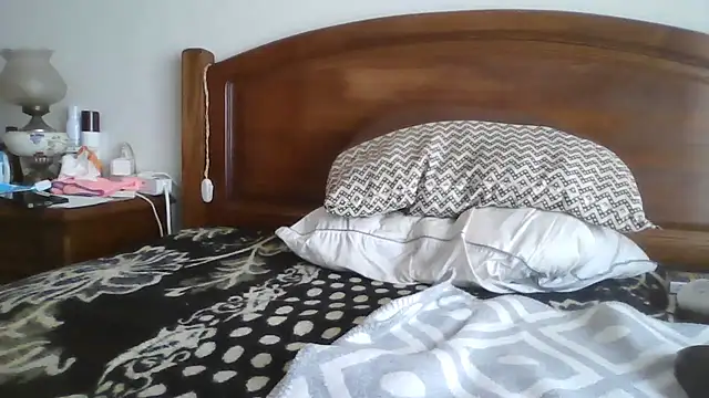 Snapshot of CarlosRocha73 chatting on June 15, 2026, 10:50 am CarlosRocha73 online show from June 15, 2026, 10:50 am