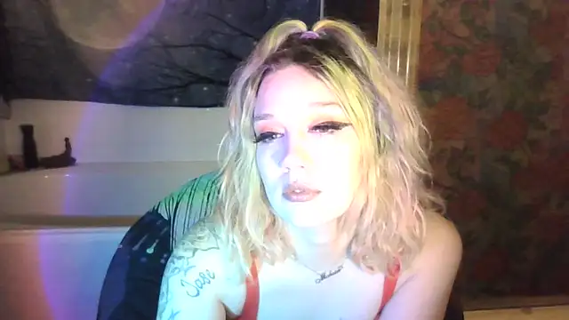 Snapshot of TEXASMARYYYJANE chatting on May 17, 2026, 3:26 am TEXASMARYYYJANE online show from May 17, 2026, 3:26 am