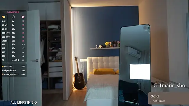 LAUREL HAZEL online show from September 14, 2025, 6:18 pm