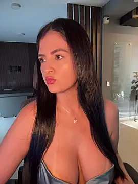 Carolina Novoa online show from October 8, 2025, 9:34 pm