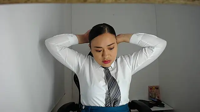 ReyleDoll online show from December 28, 2024, 11:37 pm