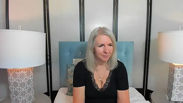 EricaTop online show from November 1, 2025, 6:04 am