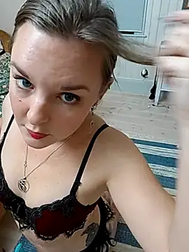 SwedishJennifer online show from November 5, 2025, 8:09 pm