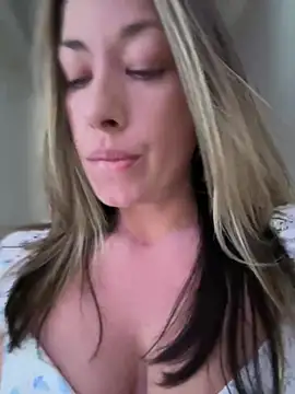  NinaLuvSins  online show from April 24, 2026, 8:00 pm