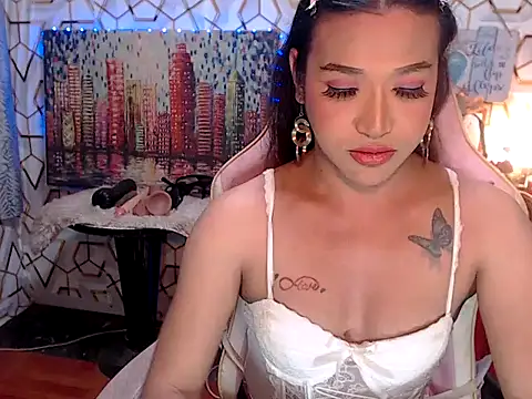 AsianMariaTs online show from April 21, 2026, 2:12 pm
