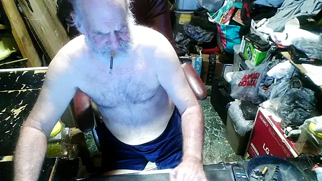 russtee online show from November 13, 2025, 11:36 pm