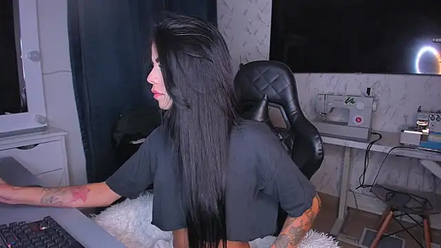 Lisegg  online show from February 5, 2025, 4:58 pm