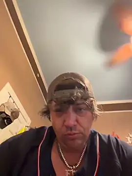 Dallice87 online show from November 22, 2025, 7:24 pm