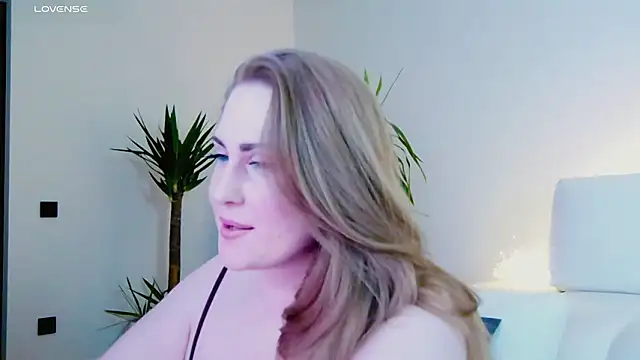 Sinful Eyes online show from March 13, 2026, 3:35 am