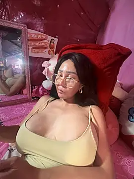 sweetieme online show from March 11, 2025, 10:18 am