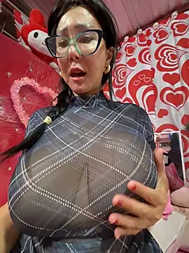 sweetieme online show from April 12, 2026, 2:33 pm