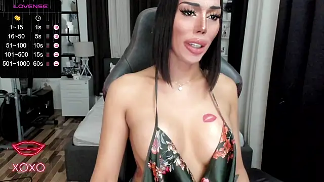 Forever MissCandace online show from March 18, 2025, 10:15 pm