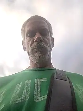 Biknight online show from October 7, 2025, 9:34 pm